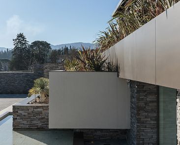 Storm Studio Back